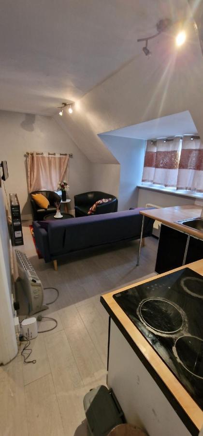 Cosy 2 Bedroom Flat - Sleeps 6 People - Close To Lewisham Dlr/Train Station Londýn Exteriér fotografie