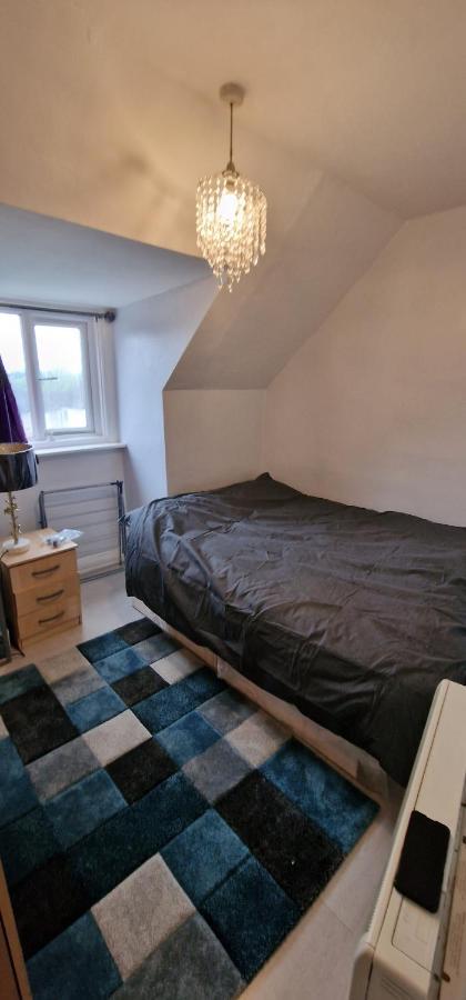 Cosy 2 Bedroom Flat - Sleeps 6 People - Close To Lewisham Dlr/Train Station Londýn Exteriér fotografie
